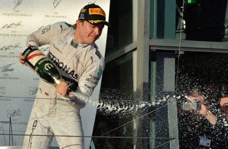 Ανανεώνει με Mercedes ο Rosberg
