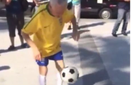 87χρονος μάγος της μπάλας! (VIDEO)