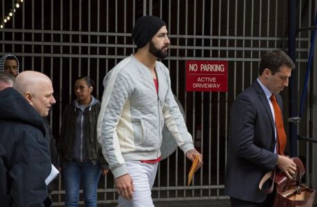 Atlanta Hawks NBA basketball player Pero Antic leaves a courthouse in New York, Wednesday, April 8, 2015. Antic and teammate Thabo Sefolosha have been released after their arrest on charges they blocked officers from setting up a crime scene following the stabbing of Indiana Pacers' Chris Copeland. (AP Photo/Craig Ruttle)