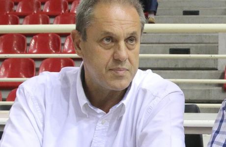 "Ελέγχει" παίκτες ο Σταυρόπουλος