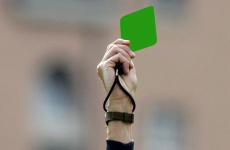 Και πράσινη κάρτα στο τσεπάκι των διαιτητών!