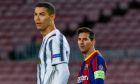 Ο Κριστιάνο Ρονάλντο της Γιουβέντους και ο Λιονέλ Μέσι της Μπαρτσελόνα σε στιγμιότυπο της αναμέτρησης για τη φάση των ομίλων του Champions League 2020-2021 στο 'Καμπ Νόου', Βαρκελώνη | Τρίτη 8 Δεκεμβρίου 2020
