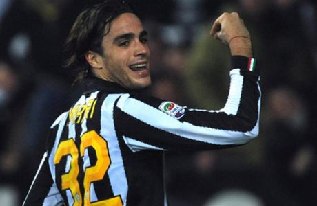TURIN, ITALY - FEBRUARY 13:  Alessandro Matri of Juventus FC celebrates the opening goal during the Serie A match between Juventus FC and FC Internazionale Milano at Olimpico Stadium on February 13, 2011 in Turin, Italy.  (Photo by Valerio Pennicino/Getty Images) *** Local Caption *** Alessandro Matri