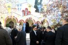 Πλήθος κόσμου στην κηδεία Ψωμιάδη, συντετριμμένος ο Μπουρούσης