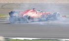Ο Σεμπάστιαν Φέτελ προσπαθεί να συγκρατήσει το μονοθέσιο του στο Formula One Grand Prix του Silverstone (09/08/2020) - Andrew Boyers, Pool via AP