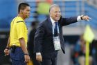 Japan's head coach Alberto Zaccheroni gestures from the touchline during the group C World Cup soccer match between Japan and Greece at the Arena das Dunas in Natal, Brazil, Thursday, June 19, 2014.  (AP Photo/Frank Augstein)