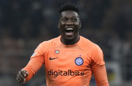 Inter Milan's goalkeeper Andre Onana celebrates at the end of the Champions League group C soccer match between Inter Milan and Barcelona at the San Siro stadium in Milan, Italy, Tuesday, Oct. 4, 2022. (AP Photo/Luca Bruno)