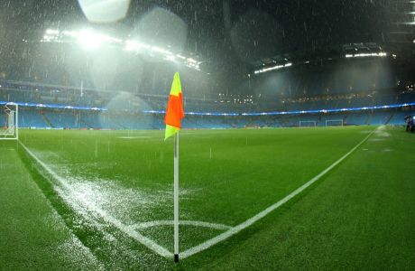 MANCHESTER, ENGLAND - SEPTEMBER 13:  A general view as rain falls prior to the UEFA Champions League Group A match between Manchester City FC and VfL Borussia Moenchengladbach at Etihad Stadium on September 13, 2016 in Manchester, England.  (Photo by Richard Heathcote/Getty Images)