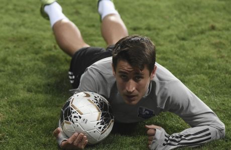 Forward Bojan Krkic of the Montreal Impact warms up before a practice session ahead of Wednesday's CONCACAF Champions League soccer match against Deportivo Saprissa, at the Ricardo Saprissa stadium in San Jose, Costa Rica, Tuesday, Feb. 18, 2020. (AP Photo/Carlos Gonzalez)