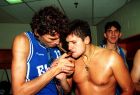 Παναγιώτης Φασούλας και Φάνης Χριστοδούλου με τα πούρα και ο Ευθύμης Ρεντζιάς που ήθελε... τζούρα, μετά από τη νίκη της Εθνικής Ελλάδας επί της Κίνας στον 2ο γύρο του Μουντομπάσκετ '94, Χάμιλτον, Τετάρτη 10 Αυγούστου