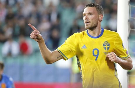 Sweden's Marcus Berg celebrates his goal against Bulgaria, during the World Cup Group A qualifying soccer match between Bulgaria and Sweden at Vassil Levski Stadium in Sofia, Bulgaria, Thursday Aug. 31, 2017. (AP Photo/STR)