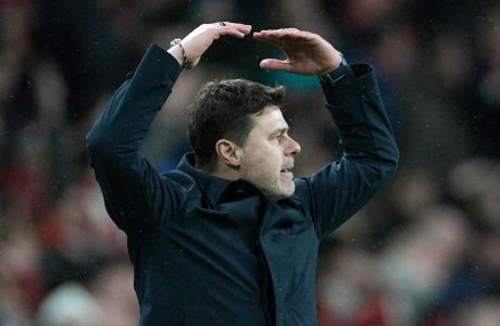 Chelsea's head coach Mauricio Pochettino reacts during the English League Cup final soccer match between Chelsea and Liverpool at Wembley Stadium in London, Sunday, Feb. 25, 2024. (AP Photo/Dave Shopland)