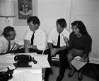 O Λάρι Ο Μπράιαν -αριστερά-, δίπλα στον Τεντ Κένεντι και πιο δίπλα ο Ρόμπερτ Κένεντι  με την αδελφή του, Πατρίτσια, το Νοέμβριο του 1980.  (AP Photo)