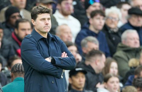 Chelsea Head Coach Mauricio Pochettino with look of dejection during the English Premier League soccer match between Chelsea and Wolverhampton Wanderers, at Stamford Bridge Stadium in London, England, Sunday , Feb 04 , 2024. (AP Photo/Dave Shopland)