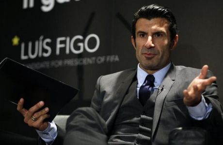 Απέσυρε την υποψηφιότητά του για πρόεδρος της FIFA ο Φίγκο
