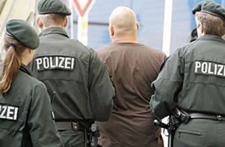 Σύλληψη για 100 νεοναζί Γερμανούς