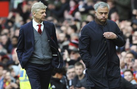 Αρσέν Βενγκέρ και Ζοζέ Μουρίνιο αντίπαλο τον Απρίλιο του 2018 σε αναμέτρηση της Άρσεναλ με την Μάντσεστερ Γιουνάιτεντ στο Old Trafford.  (AP Photo/Rui Vieira)