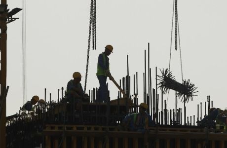 "Σκλάβοι οι εργάτες στο Κατάρ"