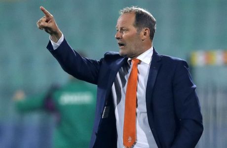 Netherlands' coach Danny Blind gives directions to his players during their World Cup Group A qualifying soccer match against Bulgaria, at the Vassil Levski stadium in Sofia, Bulgaria, Saturday, March 25, 2017. (AP Photo/Vadim Ghirda)