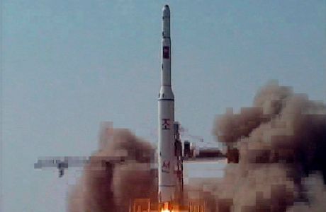 Οι παταγώδεις αποτυχίες της Βόρειας Κορέας να εκτοξεύσει βαλλιστικούς πυραύλους και δορυφόρους