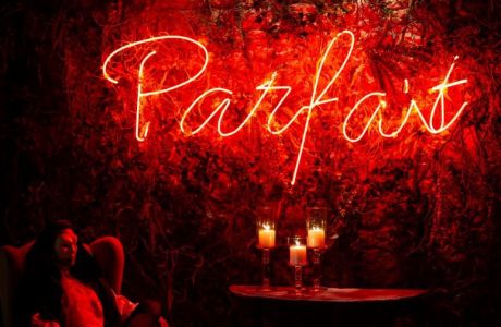 «Parfait Athens»: Υπόσχεται στιγμές αυθεντικής διασκέδασης!