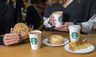 Οι Golden Foodies στα Starbucks: Το Νο1 «σημείο συνάντησης» είναι στο Golden Hall!