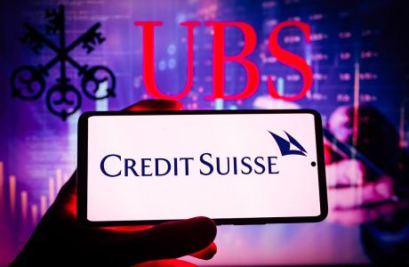 Credit Suisse: Πόσο μπορεί να επηρεάσει την παγκόσμια οικονομία μια πιθανή κατάρρευση