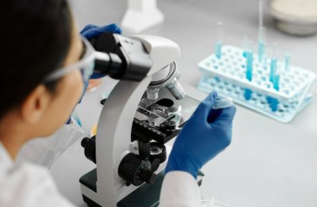 Βιοτεχνολογία: Η DEMO ξεκινά πρώτη στην Ελλάδα ανάπτυξη βιολογικών φαρμάκων
