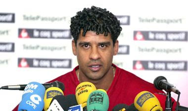 Κριτική Ράικαρντ σε Καπέλο για Μπέκαμ