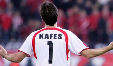 Η επόμενη ημέρα στο λιμάνι κι η αποχώρηση του Καφέ