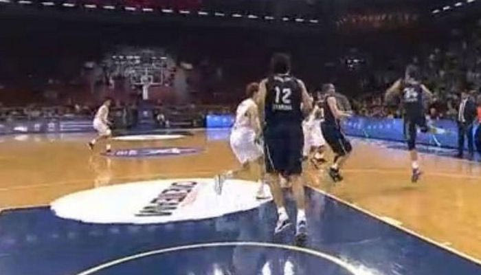 Το buzzer beater της χρονιάς