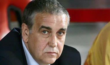 Τρίβει τα χέρια του ο Ερνάντεθ
