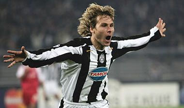 Αμφιβάλλει για την παραμονή Ντεσάμπ ο Νέντβεντ