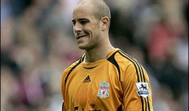 Θέλει να ανανεώσει το συμβόλαιο του ο Ρέινα