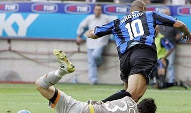 Επιμένει η Ίντερ για Αντριάνο