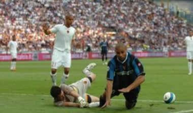 “Καμπάνα” στον… θεατρίνο Αντριάνο