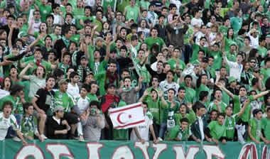 Καταδικάζουν Ομόνοια, ΑΠΟΕΛ