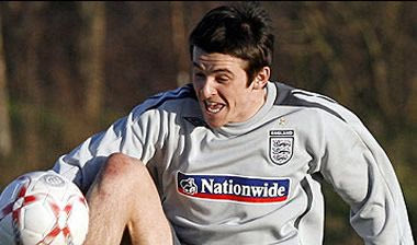 Σε καραντίνα ο Μπάρτον γιατί τραυμάτισε τον Νταμπό