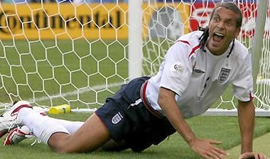 Νοκ άουτ οι Φέρντιναντ, Ντόουσον