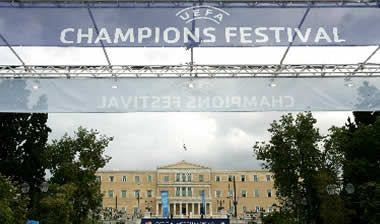 Το πάρτι στην Αθήνα συνεχίζεται