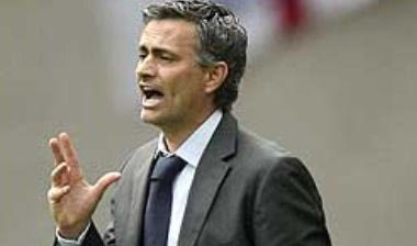 Μουρίνιο: “Μένω γιατί το θέλω και με θέλουν”