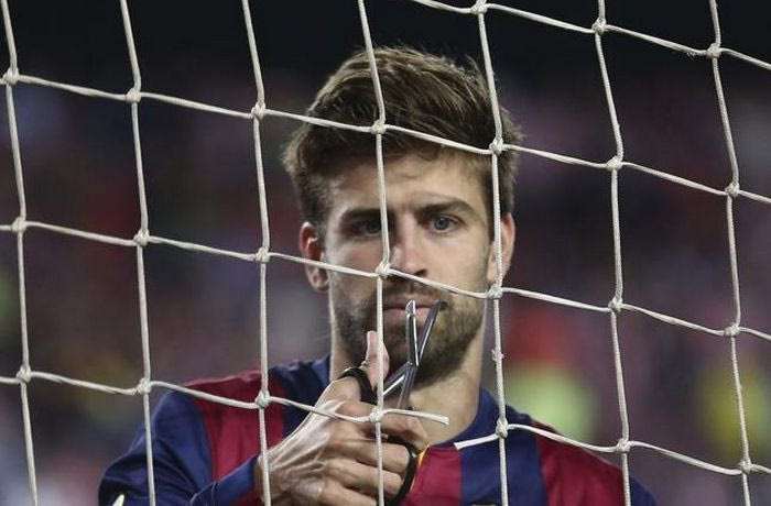 Παρηγόρησε τον Μέσι ο Πικέ