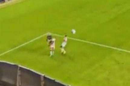 Απίστευτο βίντεο: Ο άνθρωπος που προσγειώθηκε το σουτ του Βαλβέρδε στο μπαλκόνι του βιντεοσκοπούσε