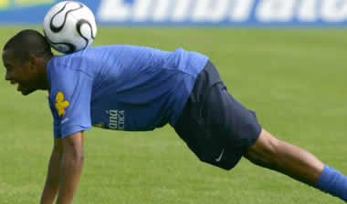 “Στα μαχαίρια” με CBF για Ρομπίνιο