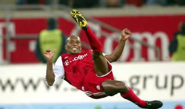 “Όχι” στη Βραζιλία, “πιάνει” Μόναχο ο Ζε Ρομπέρτο