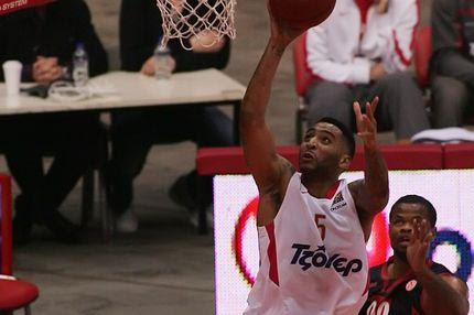 Ολυμπιακός – Κάχα Λαμποράλ 82-74