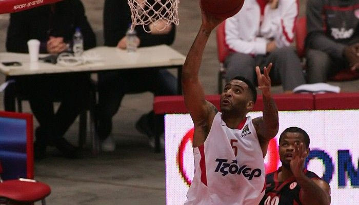 Ολυμπιακός – Κάχα Λαμποράλ 82-74