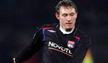 Παραμένει στη Λιόν ο Κάλστρομ