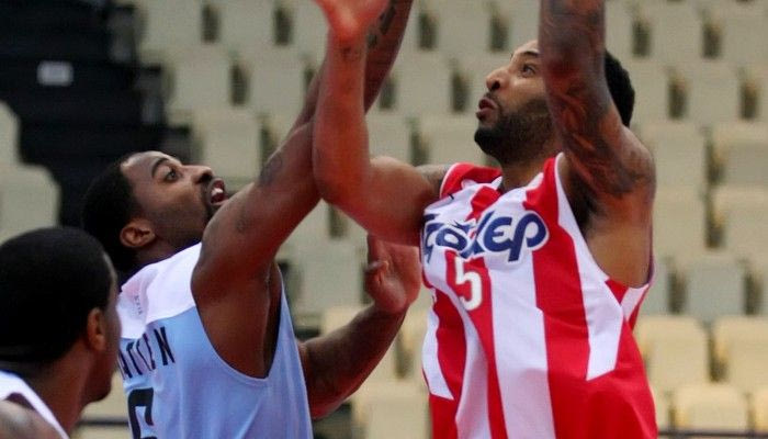 Ολυμπιακός-Κολοσσός 70-65