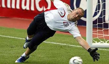 Αιχμηρή κριτική από Ρόμπινσον